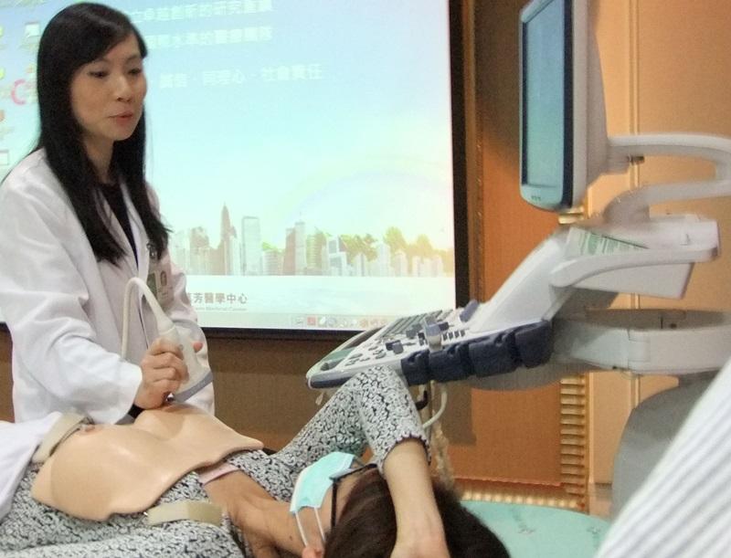 基因遺傳僅是導致乳癌的成因之一，臨床上有許多病人是家族中首例患者，因此不可輕忽其他外部如環境、壓力等因素。（本報資料照）