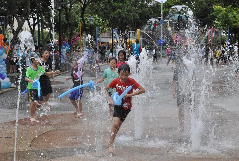 來玩水囉！全台「免費水樂園」暑假暢玩滑水道、漂漂河、沙坑