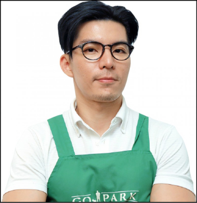 小伍／寵物美容師，KCT C級寵物美容師執照、日本銀座DOG one寵物按摩證照、GOPARK公園系寵物沙龍美容師10年執業經驗。（記者陳宇睿／攝影）