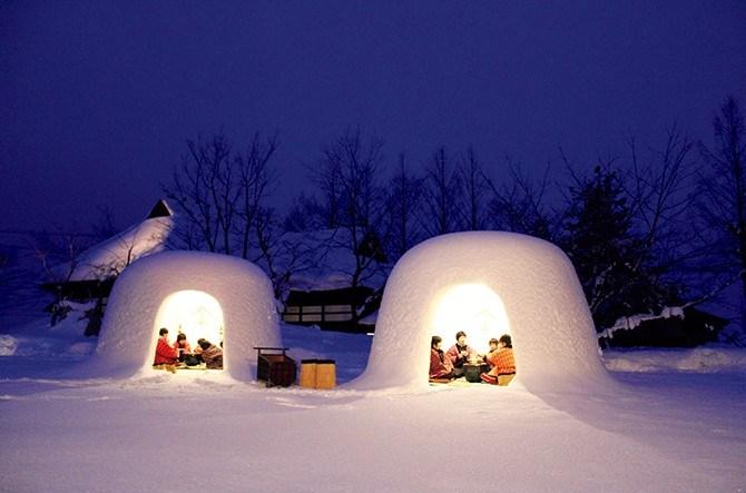 圖片出自「かまくらでほっこり。横手の雪まつりに大曲の花火も！福島＆秋田＆山形のおすすめイルミネーション」