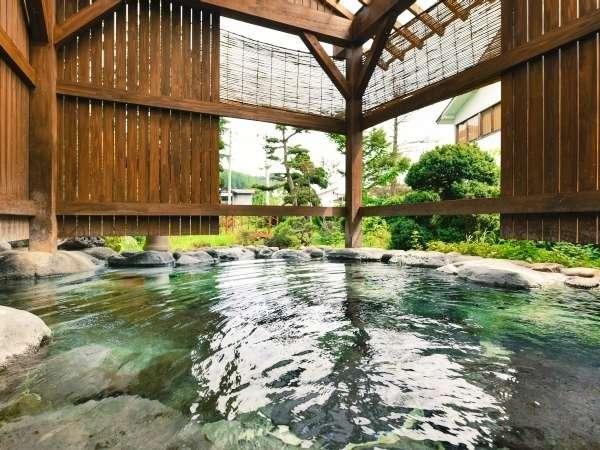 真正的秘湯原來在這！日本「泉源直引溫泉」夢幻純湯洗滌身心