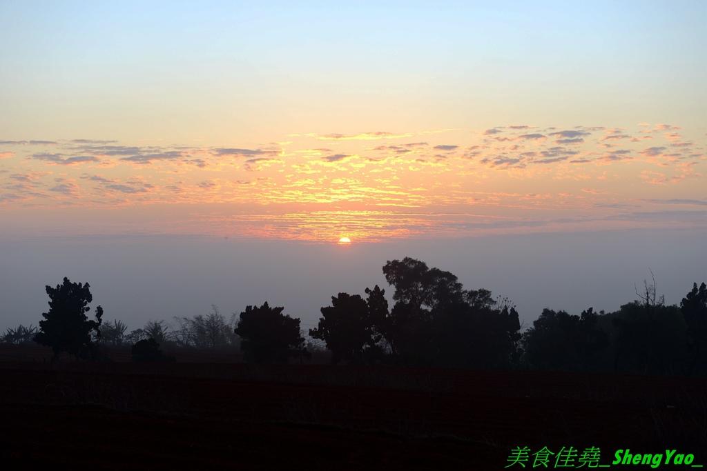 在2樓能清楚眺望夕陽景致，夜晚還可以數星星。（圖／《美食佳堯》提供）