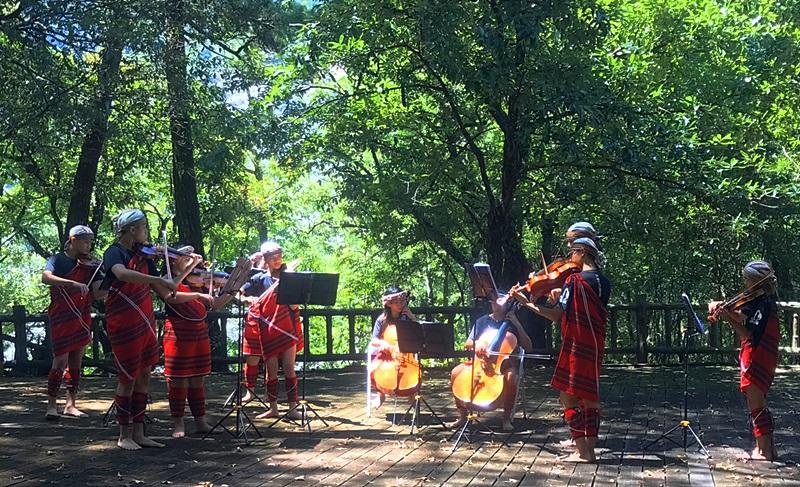 週末去哪玩》150隻小小兵擠爆台中！雙北水樂園、荷花池天天免費入園