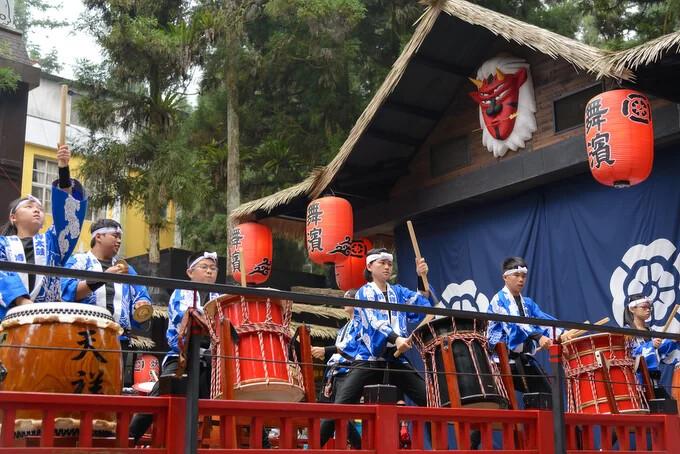 妖怪村位於南投溪頭森林遊樂區入口處，設置日式特色商店街。（圖／KLOOK提供）