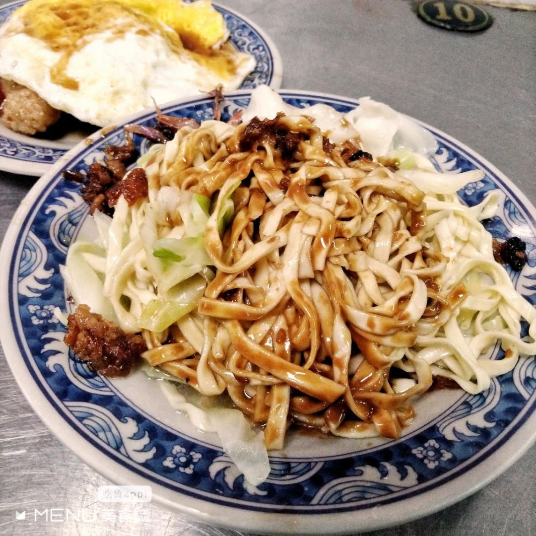 現炸5元小饅頭、每日限量肉燥飯！台中第二市場10間小吃美食＋伴手禮特搜
