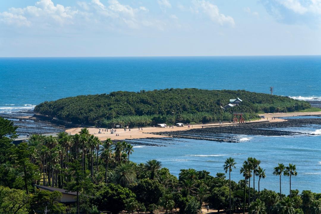 充斥著南洋風情的宮崎縣靑島海岸，出處：Shutterstock