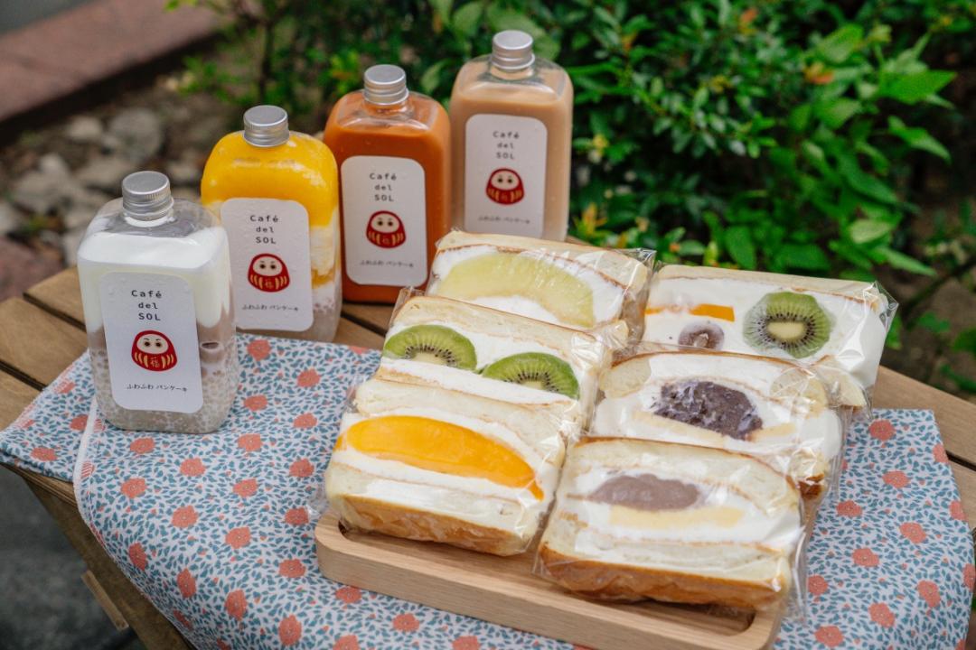 福岡人氣第一鬆餅Café del SOL將招牌鬆餅變身舒芙蕾三明治搭配飲品，可在家享用療癒下午茶套餐。（圖／Café del SOL提供）