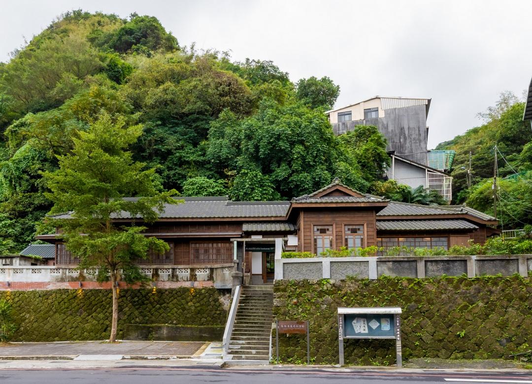 透過主題策展介紹沙灣地區的文化資產，帶領讀者走入沙灣地區歷史時光。（圖／誠品提供）