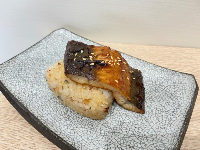 「蒲燒鰻魚烤飯糰」一份120元。（圖／翌日十彡提供）