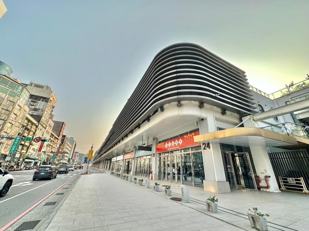 叁肆行x好食城緊鄰基隆港區、集結著名品牌商家，打造港濱海觀光新亮點。（圖／基隆好食城提供）