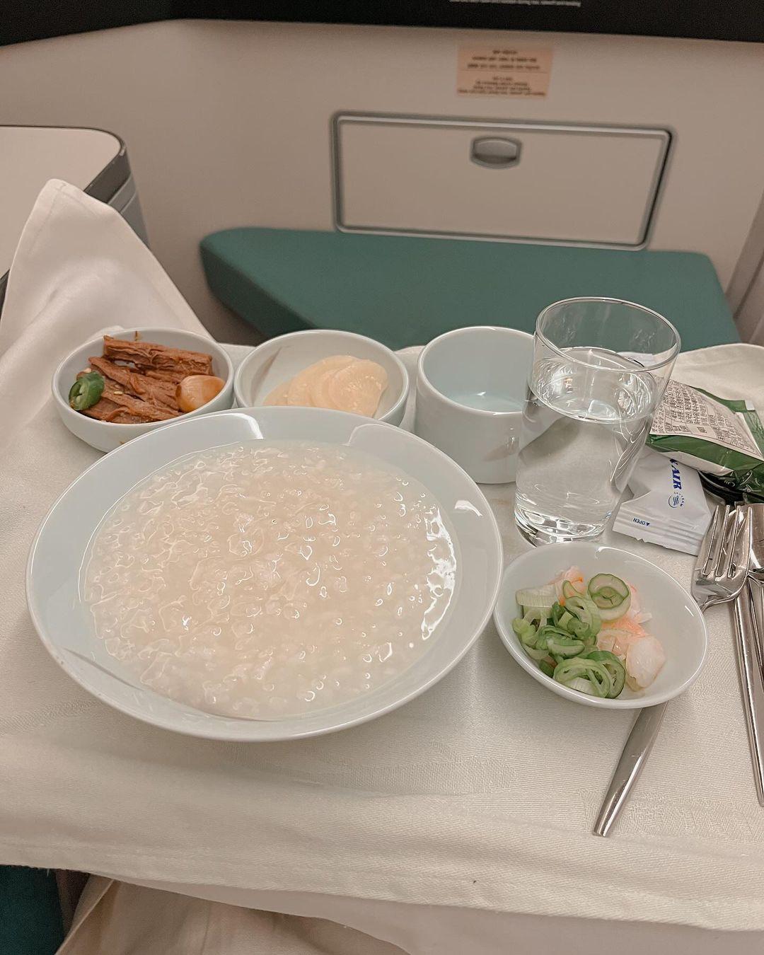 全球最佳飛機餐開箱實測！英國旅遊記者盛讚：比餐廳還好吃