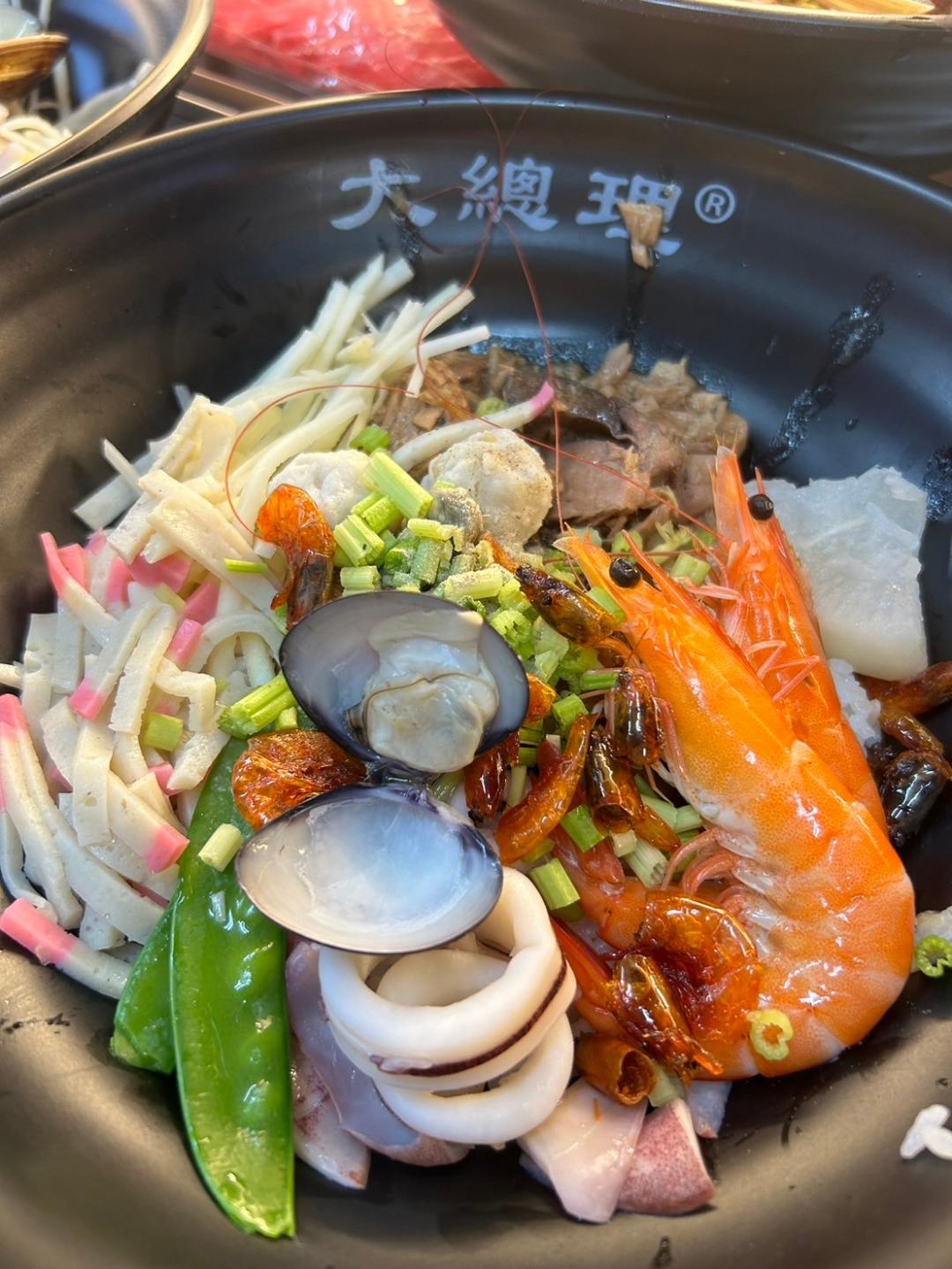 午餐特別規劃「開運海鮮湯飯」體驗道地的東港風味。（圖／屏東縣政府提供）