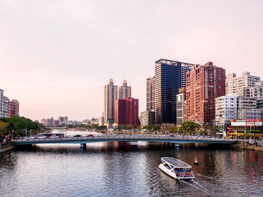 愛河體驗在地特色的貢多拉船。（圖／iStock提供）