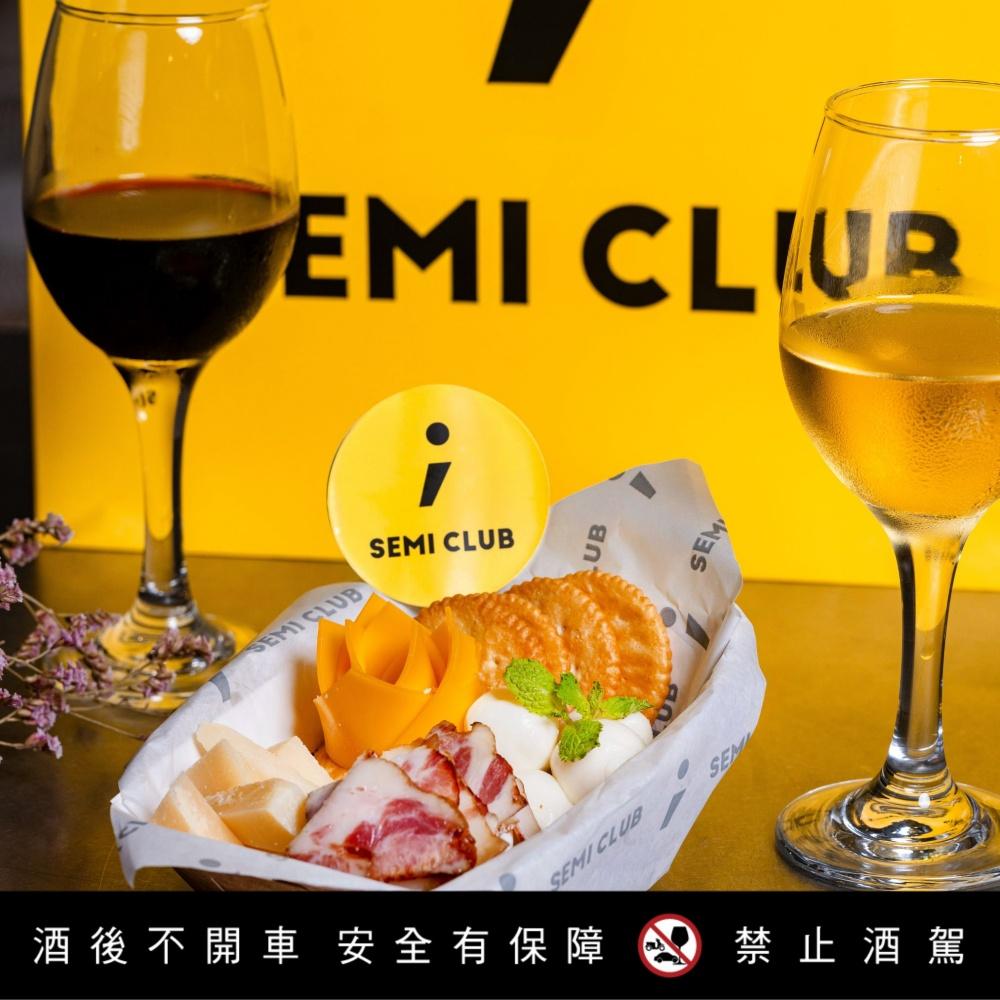 出外人攜手台北最強美式三明治SEMI CLUB打造「JAZZ CLUB快閃酒吧」。（圖／出外爵食祭提供）