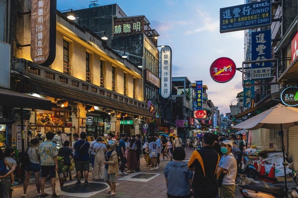 嘉義擁有火雞肉飯、砂鍋魚頭等地道美食，讓旅客在欣賞風景之餘，能盡情品味台灣美味。（圖／Agoda提供）