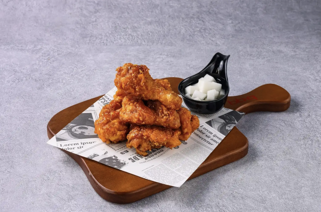 bb.q CHICKEN 2月3日、2月8日買炸雞第二件5折。（圖／品牌提供）