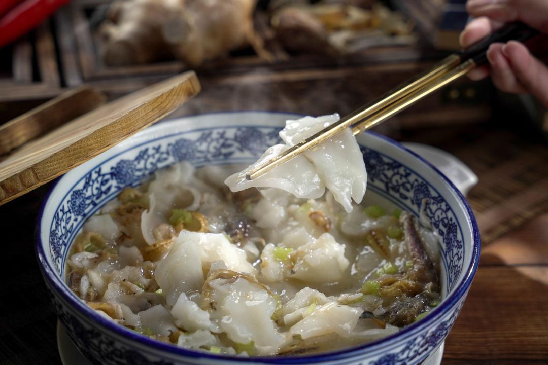 由台江大飯店所製的「鼎邊糊」，滋味簡單卻鮮美。（圖／業者提供）