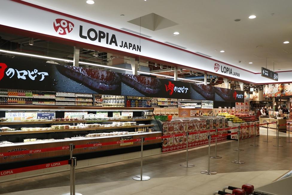 日本超市LOPIA樂比亞南港LaLaport店於LaLaport購物中心B1開幕，佔地150坪，銷售來自日本的直送食材與創新料理。（圖／品牌提供）