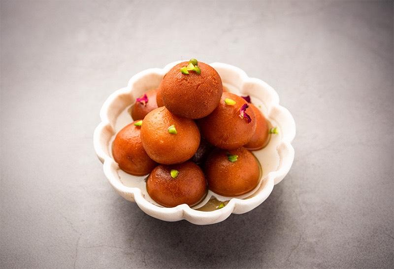 「玫瑰露炸奶球（Gulab Jamun）」。（圖／台南香格里拉提供）