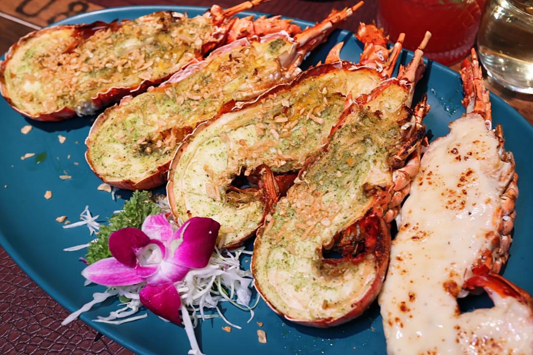 ALL SEASON龍蝦海鮮吃到飽餐廳，可任選龍蝦口味，搭配60種海鮮料理無限吃。