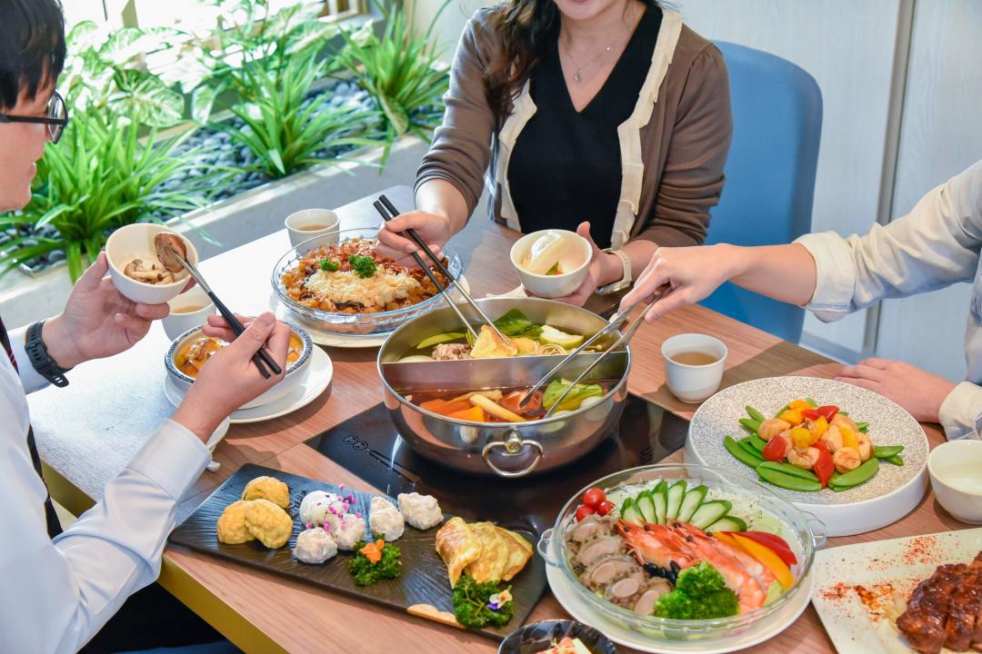 高雄福華飯店推出多樣化料理，歡慶母親節。（觀光局提供）