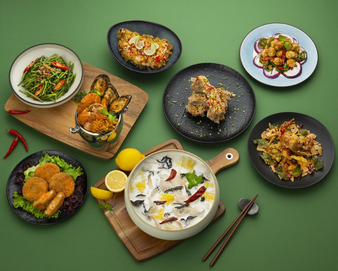 「享。THAI」主打南洋味混搭台味的創新料理風格，點套餐送招牌黃金蝦餅、火山排骨。（圖／業者提供）