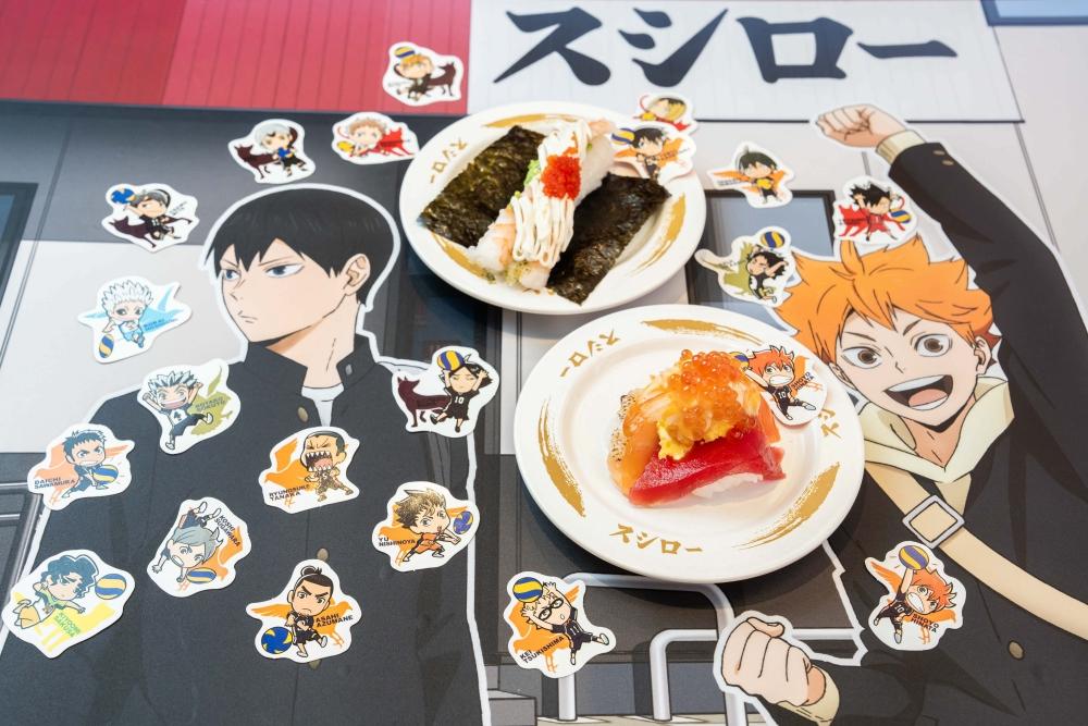 凡點購聯名餐點「豪華海鮮十分殺球 120元」及「青醬酪梨鮮蝦海苔包 90元」，即可隨餐獲得《排球少年!!》Q版人物插卡乙張。（圖／品牌提供）
