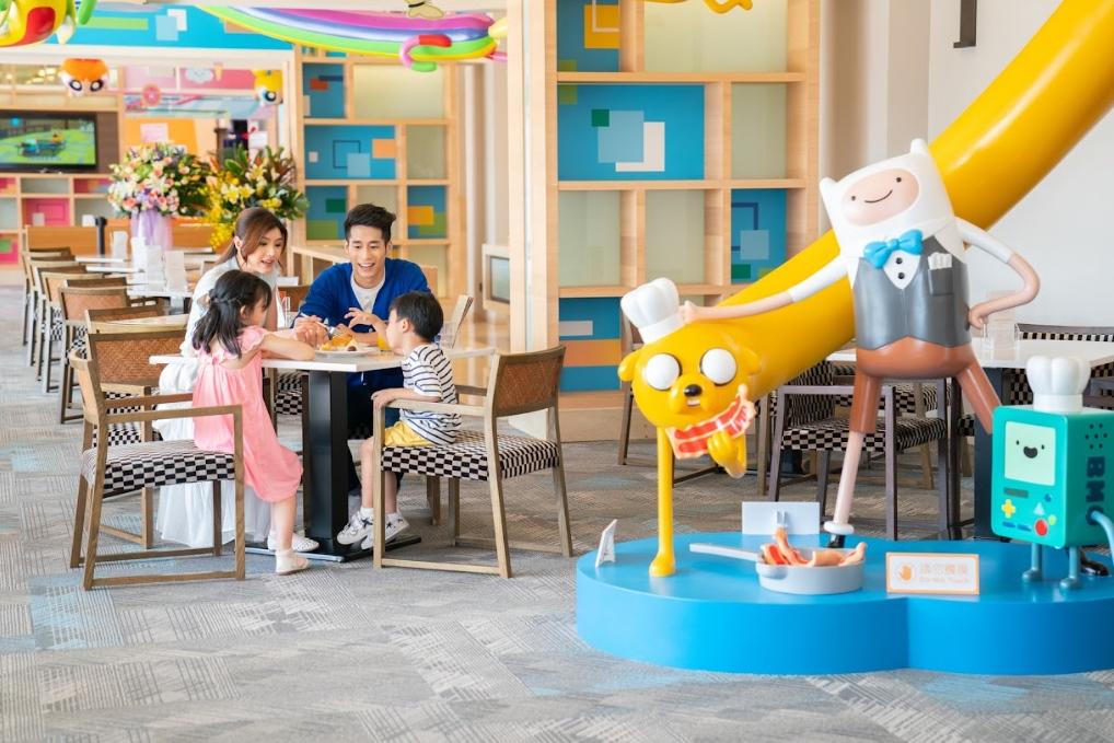 與CN卡通頻道聯名的和逸飯店．台南西門館-Cozzi KITCHÉN推出「親子暢遊套餐券」。（圖／飯店提供）