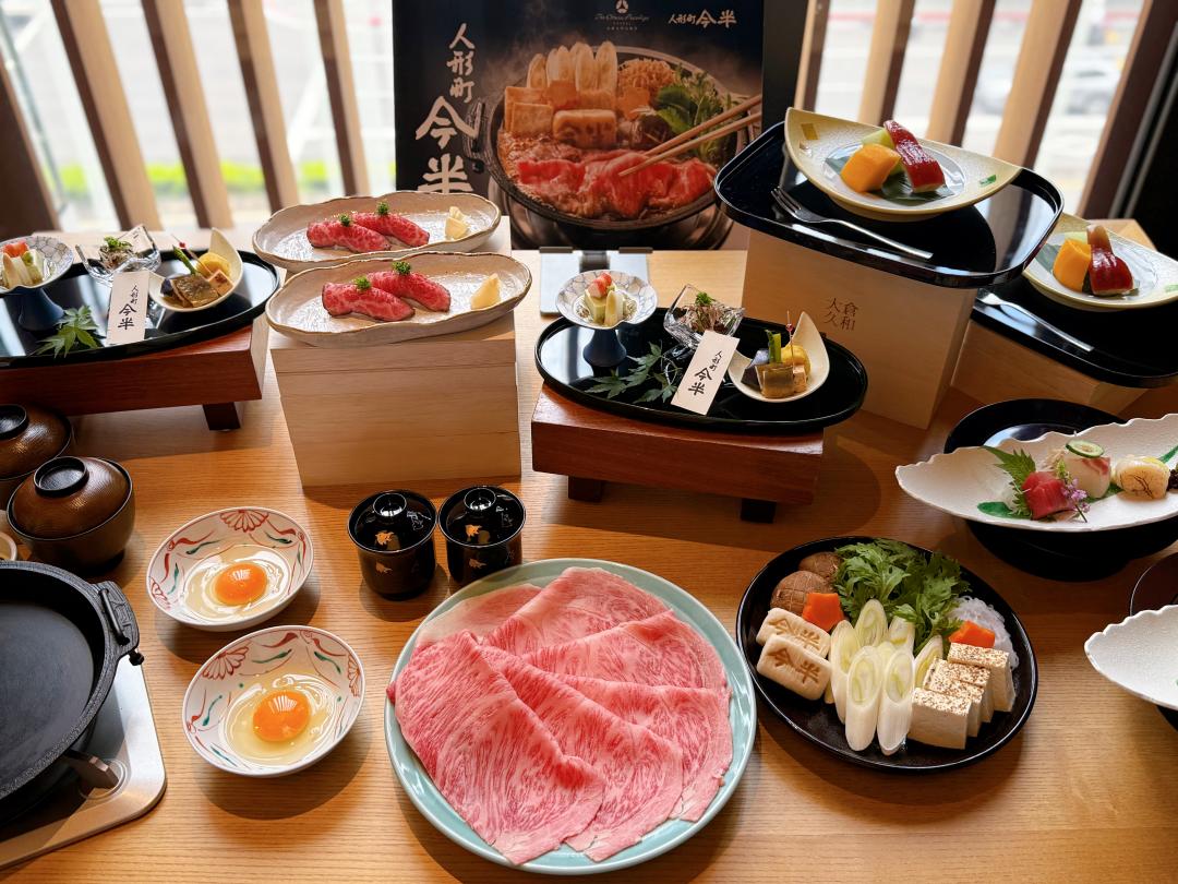 人形町今半將頂級鹿兒島黑毛和牛直送來台，套餐搭配前菜、和牛握壽司、生魚片等料理。（圖／記者郭宣暄攝）