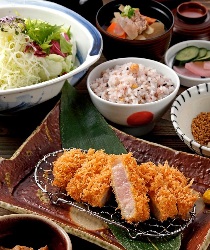 「伊勢路–勝勢日式豬排」南港店5/22~5/24「里肌豬排(中)套餐350元」半價優惠，每日限量30份。（圖／品牌提供）