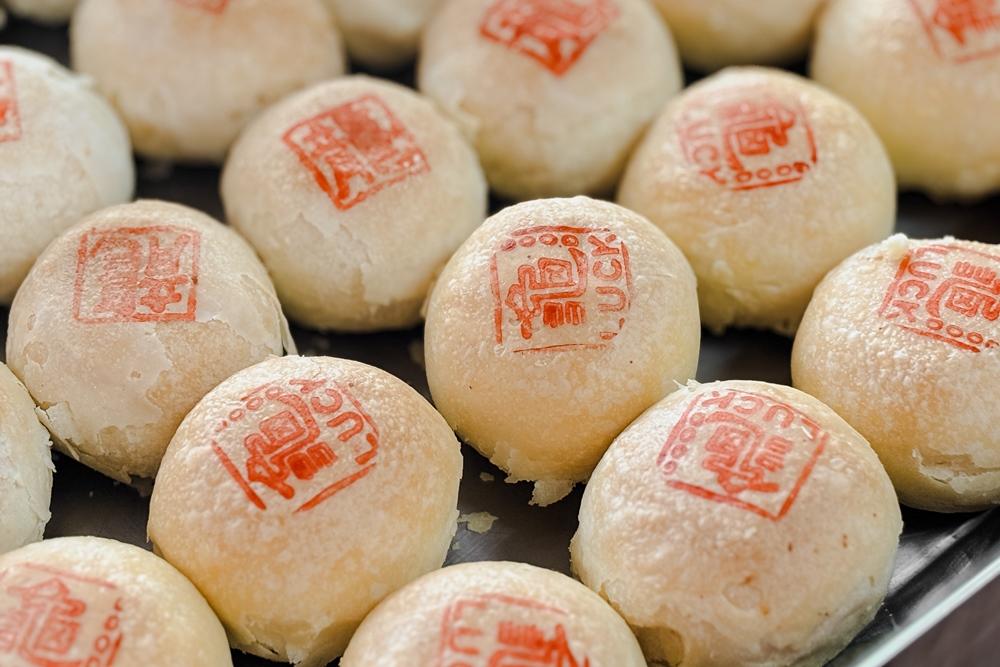 白鵝山腳推出好運餅，以象徵祈福文化的「乞龜」為題。（圖／業者提供）