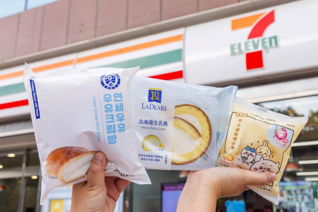 7-ELEVEN人氣甜點與麵包祭出近百款指定商品優惠活動，任選兩件即享第二件省10元。（圖／業者提供）
