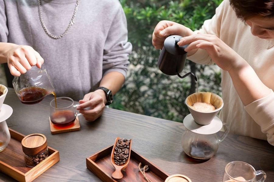 礁溪寒沐酒店雙人DIY手沖咖啡活動體驗。（礁溪寒沐提供）