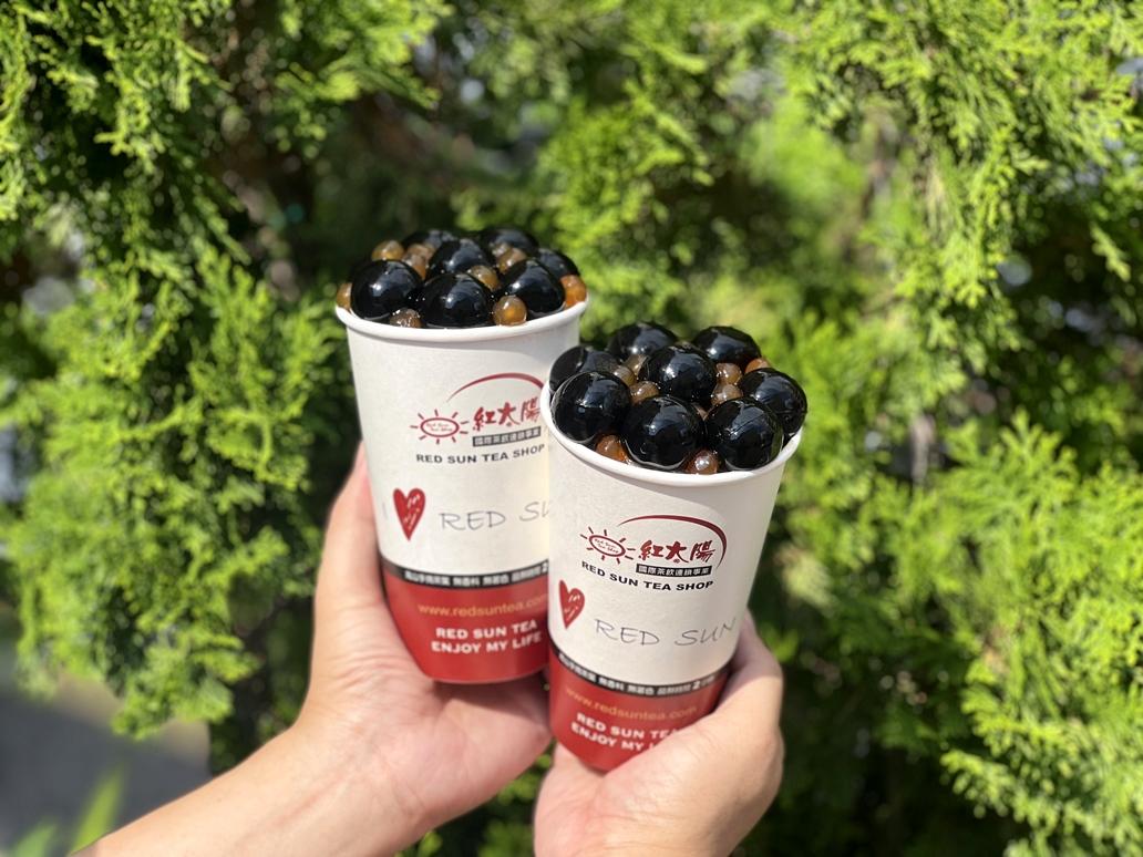最近引起熱銷的巨無霸珍珠奶茶。（圖／紅太陽提供）