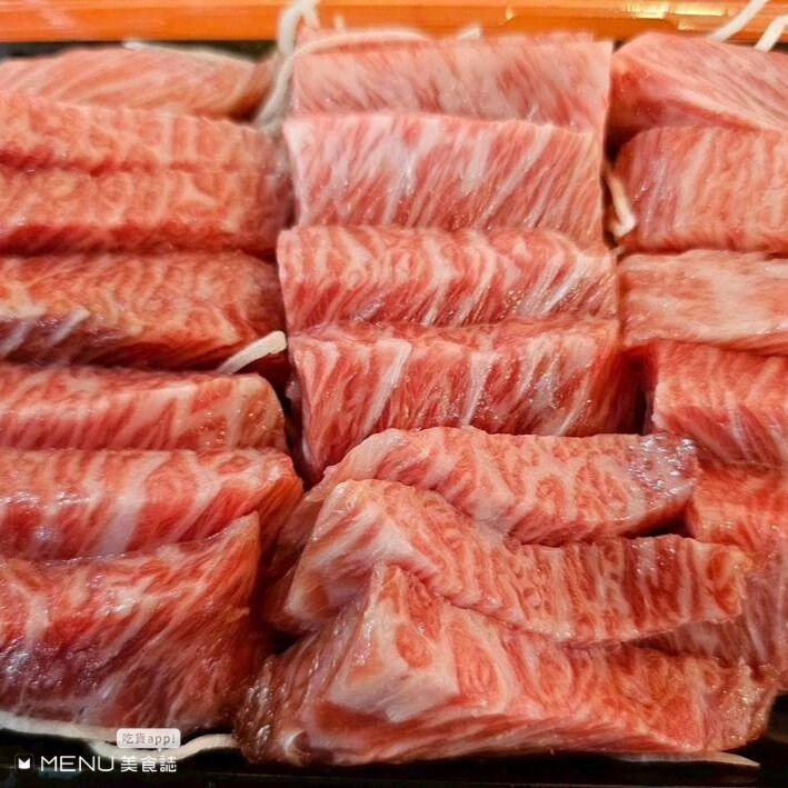 屏東黑鮪魚季來這吃最青！華僑市場６間爆紅攤位爽嗑現切生魚片