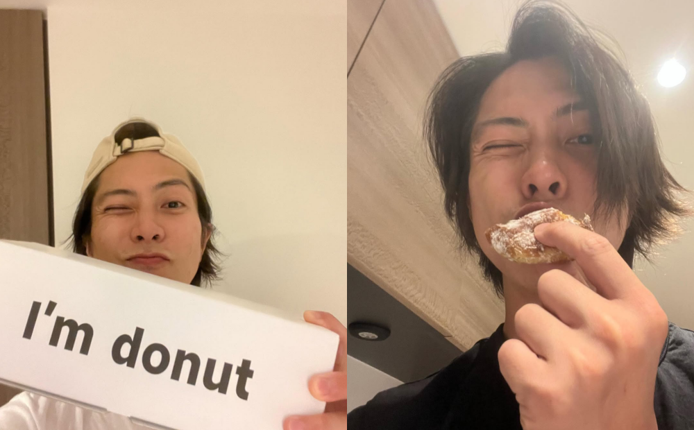 山下智久IG曾發文分享日本甜甜圈「I'm donut?」，邊吃邊露出幸福的表情。（圖／翻攝自IG）