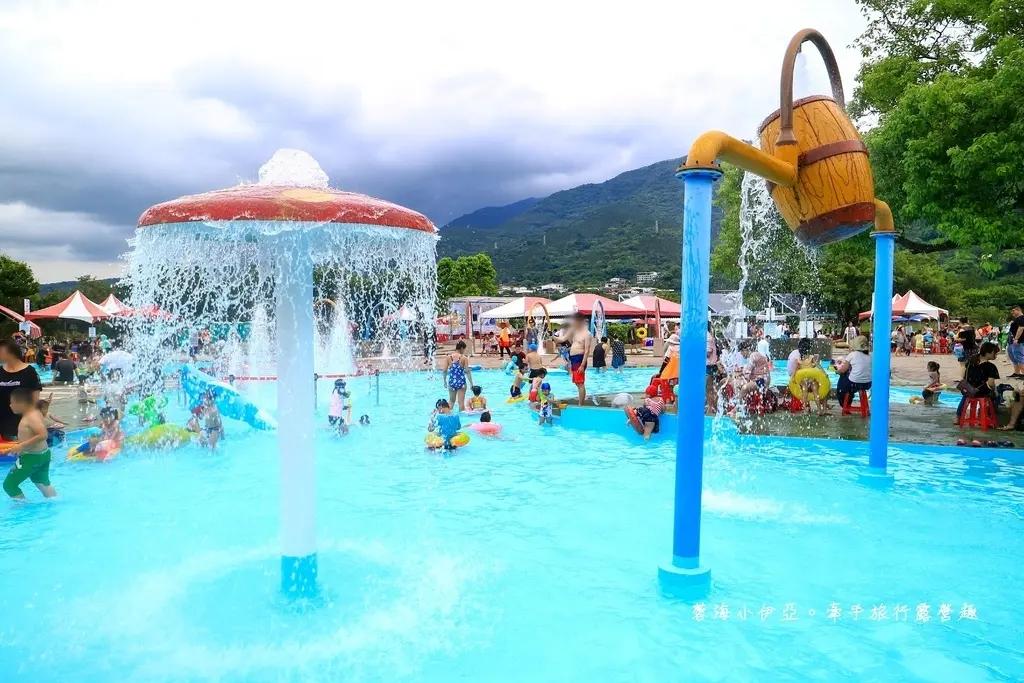 「水里水漾樂園」水源來自水里溪的天然溪水，標榜清澈又安全。（圖為往年照、以下皆同，蓉海小伊亞。牽手旅行露營趣提供）