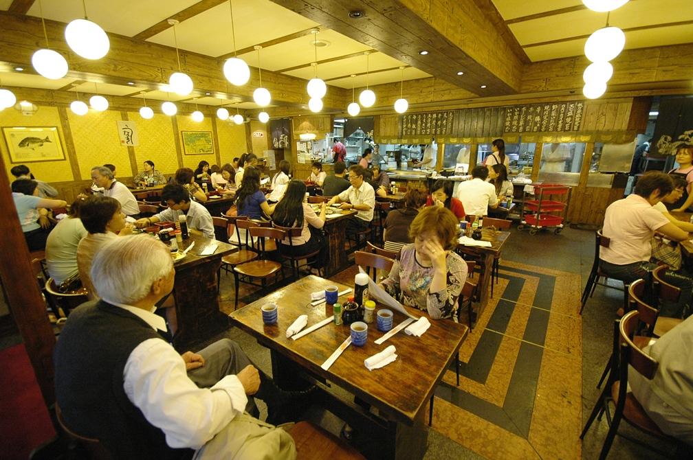 「肥前屋」以樸實平價的日式食堂為訴求，曾是台北中山商圈排隊美食。（圖／本報資料照）