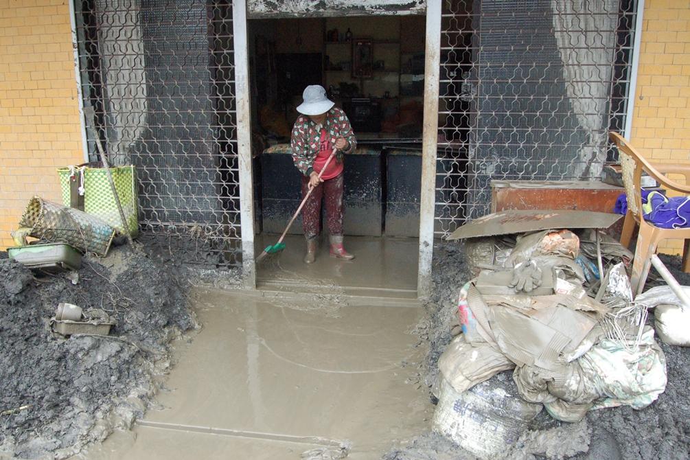 颱風過後家裡淹水怎麼辦?家具「先清再護」、必備3大防颱好物減少災損 颱風過後家裡淹水怎麼辦?家具「先清再護」、必備3大防颱好物減少災損