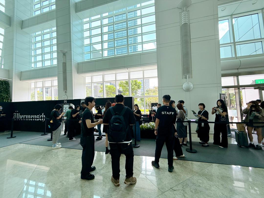 販售周邊的場地在台北101辦公大樓的1樓，需要根據票券的時間前往購買。（圖／記者郭宣暄攝）