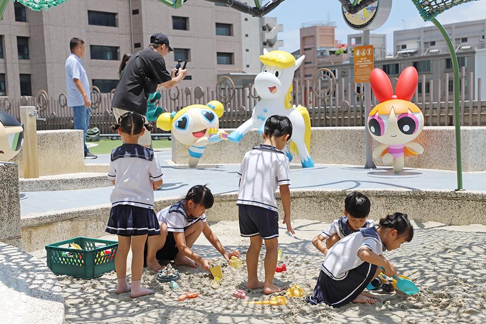 家長充電、小孩放電　台南和逸飯店聘「外星球博士」帶實驗