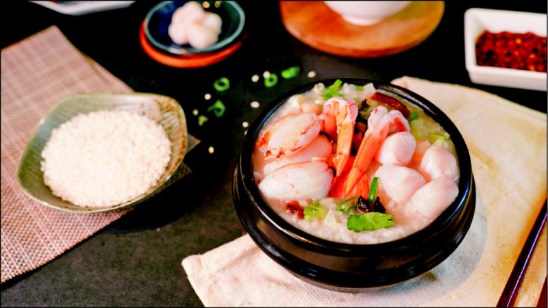 黃仁勳曾吃過的台北「十二月粥品」也在本屆台灣美食展登場。（台灣觀光協會提供）