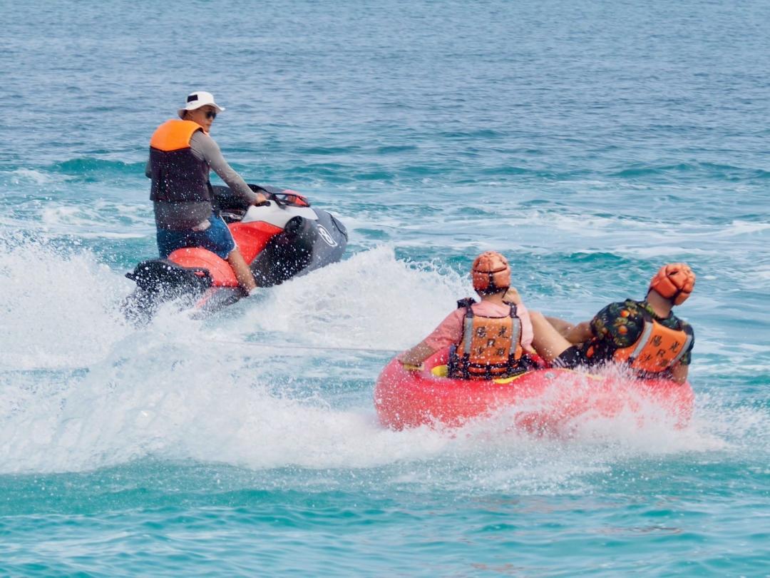 沙灘尋寶、各項水上活動適合大小朋友體驗。（圖／活動單位提供）