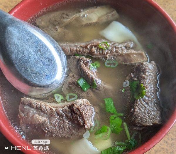 桃園蓮花季「爸王蓮」水上漂！無招牌台灣牛、土雞城白飯吃到飽６間美食必吃