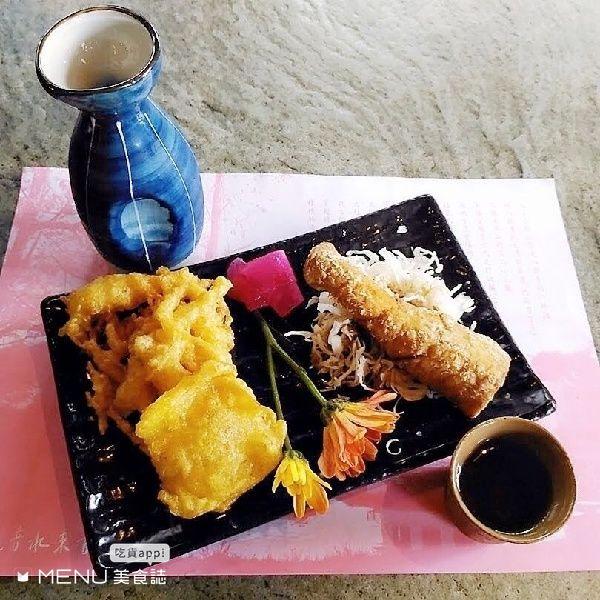 桃園蓮花季「爸王蓮」水上漂！無招牌台灣牛、土雞城白飯吃到飽６間美食必吃