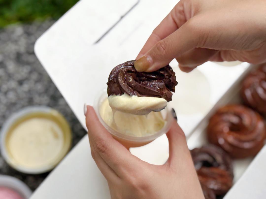 十勝玉米醬帶有獨特的鹹甜滋味，散發玉米濃湯的香氣。（圖／記者郭宣暄攝）