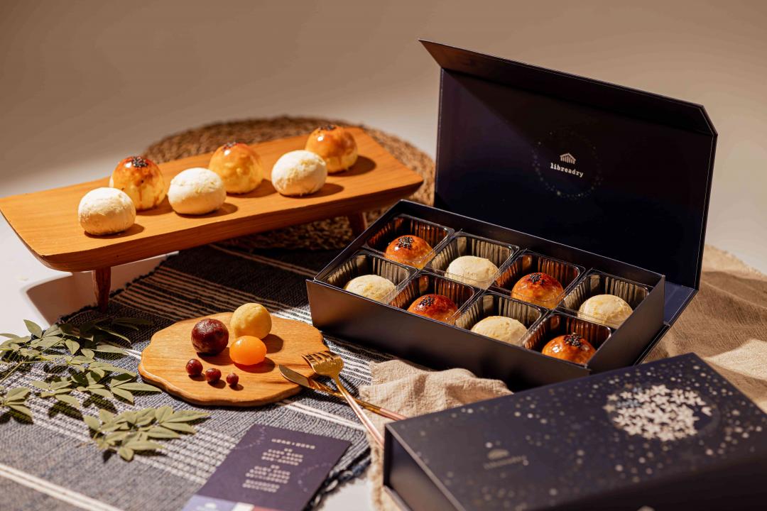 巢屋X豐興聯名系列月餅，早鳥價每盒750元至870元，以法國艾許奶油外皮，包裹百年餅舖家傳手工餡料。（圖／品牌提供）
