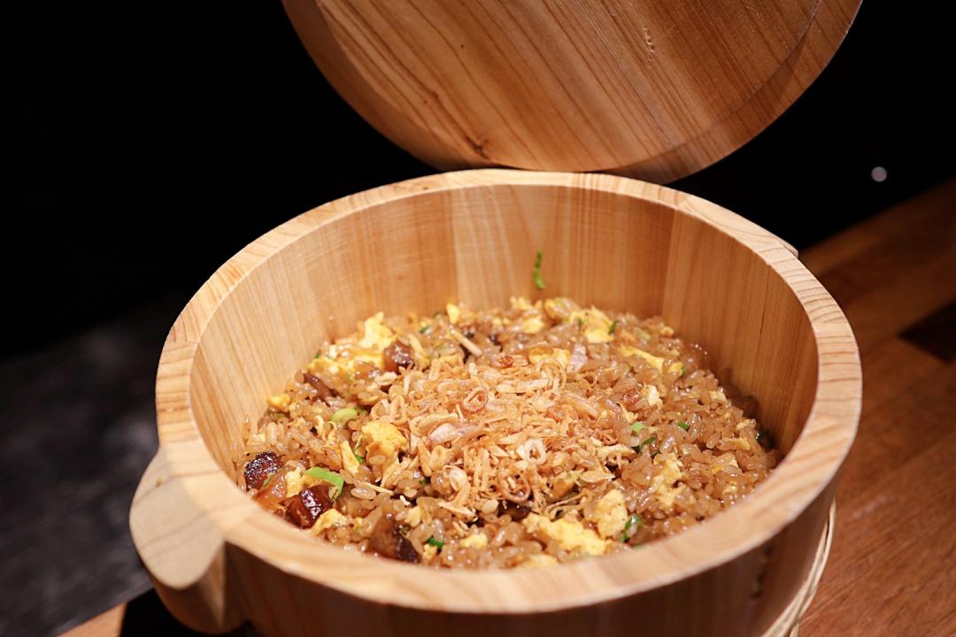 招牌「牛筋炒飯」香氣四溢。（圖／記者郭宣暄攝）