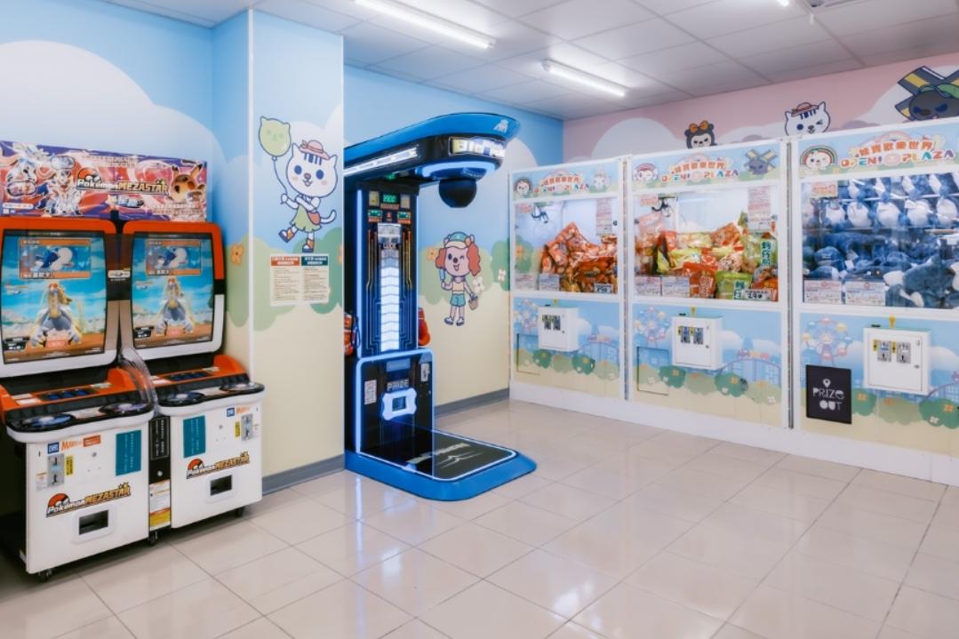 現場另有「盒玩智FUN機」、Pokémon Ga-Olé、三國幻戰卡片遊戲機等。（圖／超商提供）