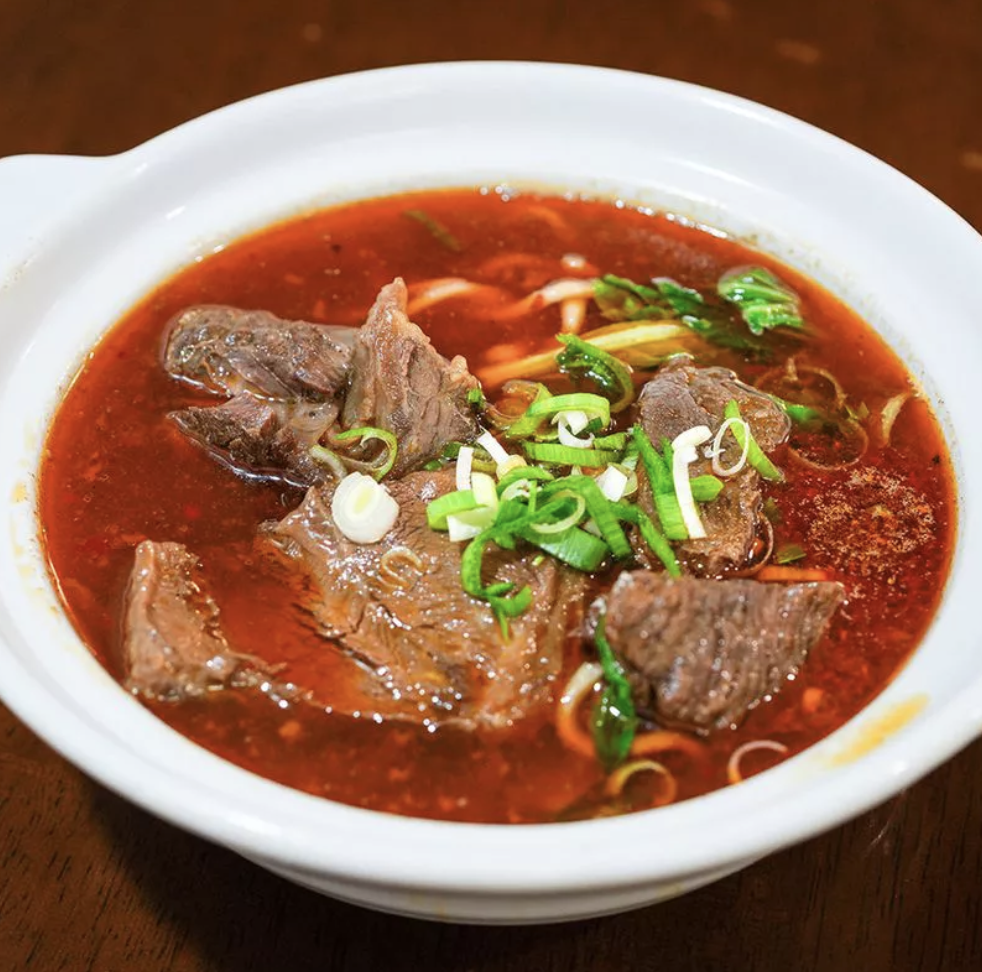 自2018年起連續入選的「清真中國牛肉麵食館」，今年挑戰八連霸失利。（圖／翻攝自米其林官網）